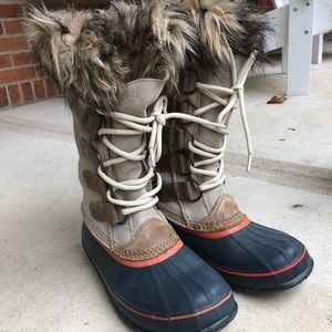 Sorel Joan of Arc boot size 8